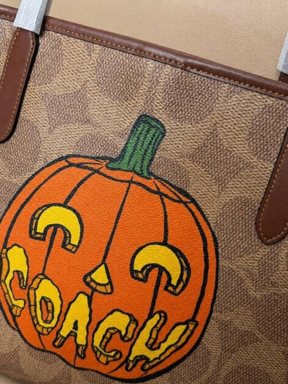 Coach Halloween Pumpkin City Tote Bag Signature Print Canvas Purse Bag NWT 2025 - Picture 5 of 7